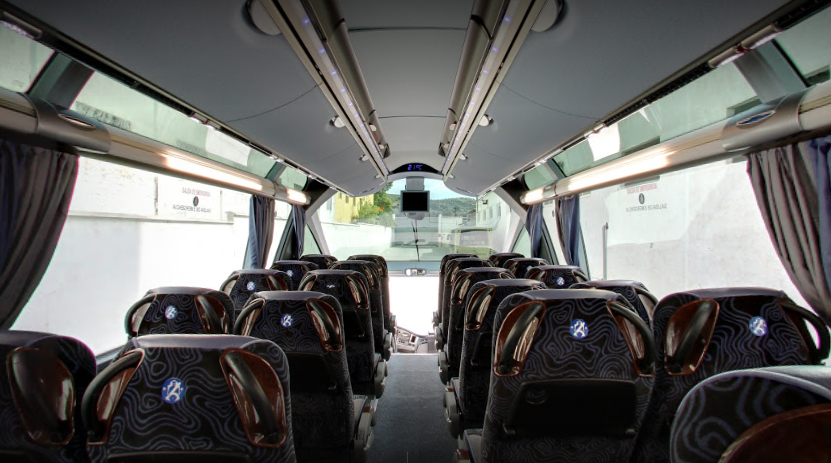ventajas de usar un bus para el transporte de invtados en una boda